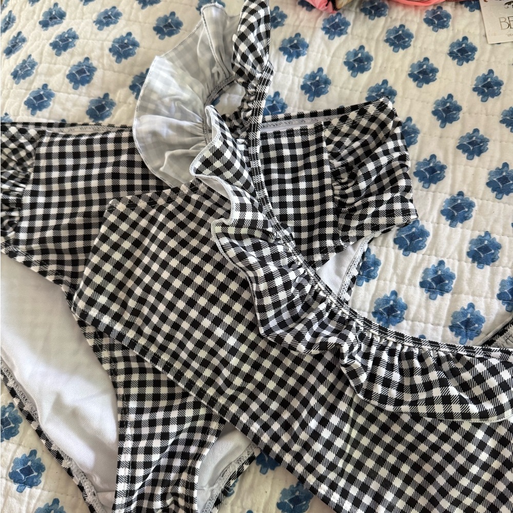 Cabana Del Sol Black and White Gingham Ruffle Swimsuit Medium